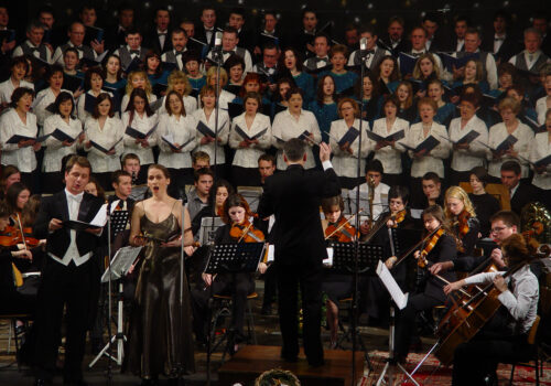 mesani-zbor-mavrica-15.novoletni-koncert Jubilejni 15. novoletni koncert zbora Mavrica s solisti